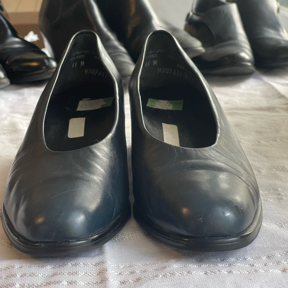 Munro Navy Blue Block Heeled Pumps 11 - Picture 6 of 13